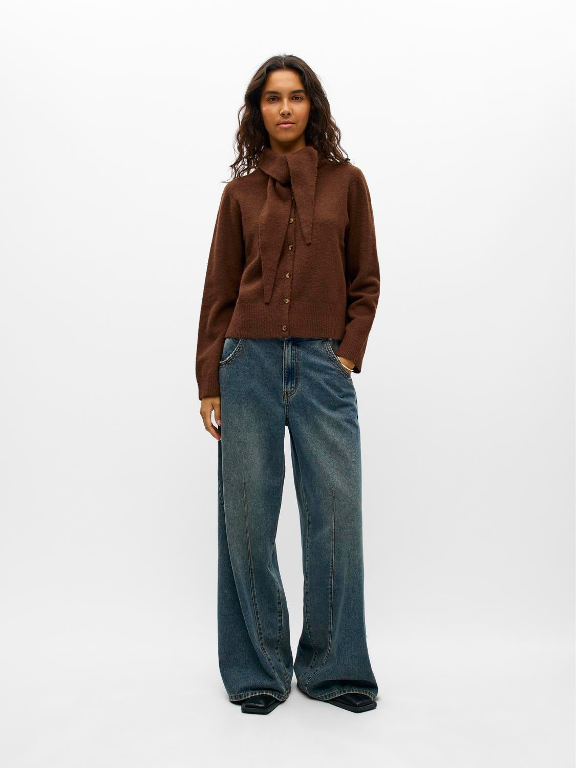 model_shot-front